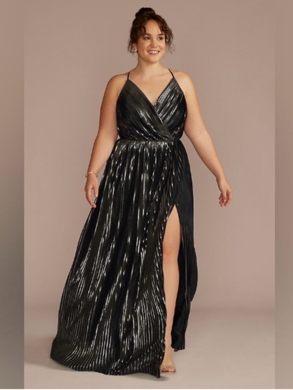 Elegant Metallic Black Pleated Maxi Dress with V-Neck and Slit
